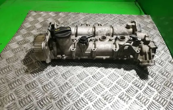 Volkswagen Golf VII Rocker cam cover 04E103479P
