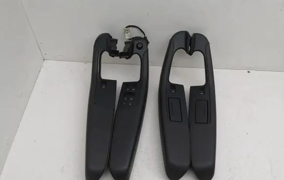 Audi A6 S6 C6 4F Front door interior handle trim 4F1867106A 4F1867105A
