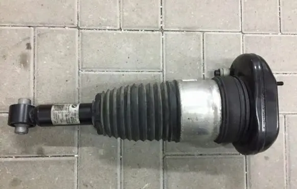 BMW 5 G30 G31 Front shock absorber/damper