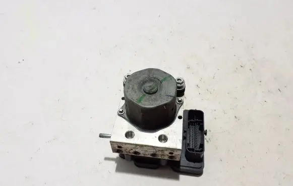 Nissan Qashqai ABS Pump 476604EM0B