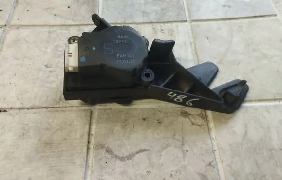 Volvo S80 Air flap motor/actuator 38248 210400