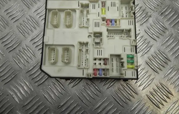 Renault Captur Fuse box set 284B64259R G4203