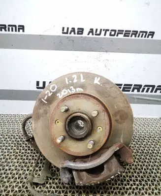 Hyundai i20 (PB PBT) Front wheel hub