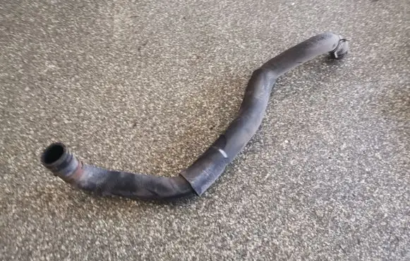 Hyundai i30 Engine coolant pipe/hose 254122H000