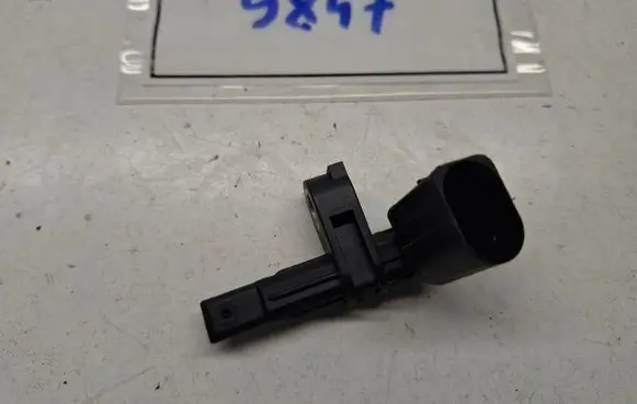 Volkswagen Touran II ABS brake wheel speed sensor 7P0927807A 10071155603