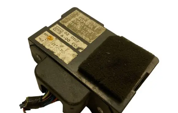 Toyota Avensis T220 Alarm control unit/module 2370002271