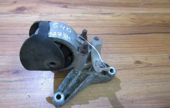 Volvo S40, V40 Engine mount bracket 3318030