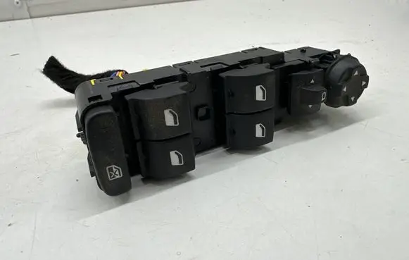 Opel Mokka B Electric window control switch 96788281