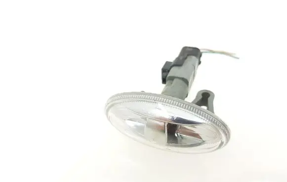 Peugeot Partner Front fender indicator light 0104706