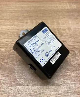 Toyota Corolla Verso AR10 Door control unit/module 897410F010 61B168000