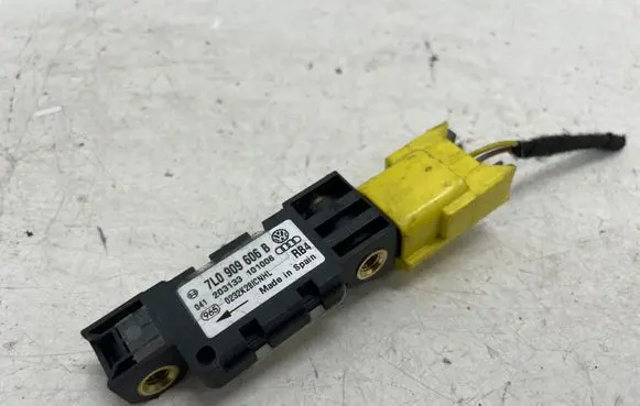 Audi A6 S6 C6 4F Airbag deployment crash/impact sensor 7L0909606B