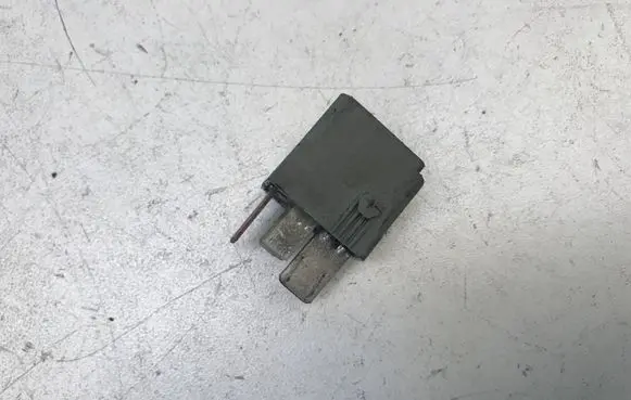 Mercedes-Benz Vito Viano W639 Other relay A0025422619 4RA00779307
