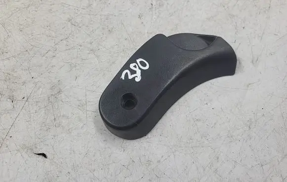 BMW 3 E46 Engine bonnet (hood) release handle 8223163