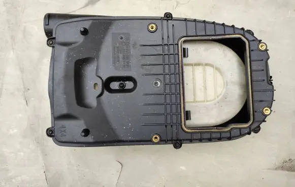 Mercedes-Benz SLK R172 Air filter box A6510901001 A6510901801
