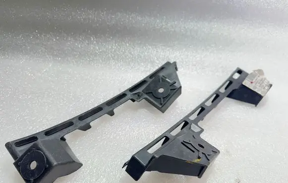 Volkswagen Caddy Front bumper mounting bracket 1T0807889B 1T0807890B