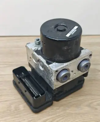 Volvo XC60 ABS Pump 30681619 10092604053 000404972C1