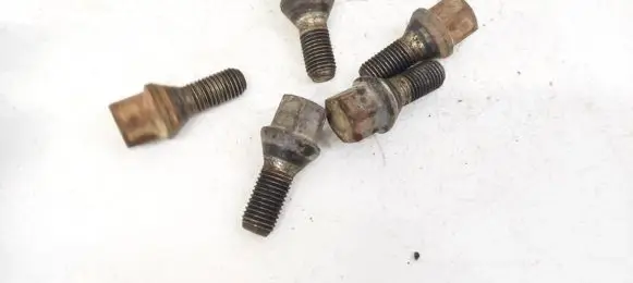 Opel Agila B Nuts/bolts 