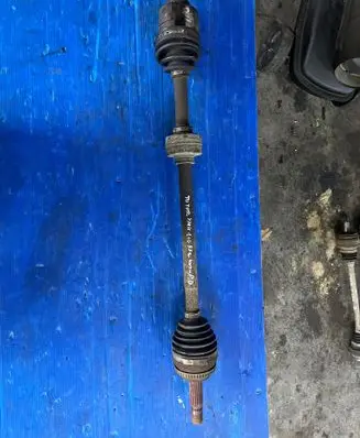 Toyota Yaris Front driveshaft