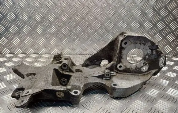 Volkswagen PASSAT B6 Generator/alternator bracket 03L903143D