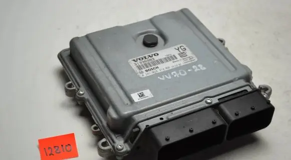 Volvo V70 Engine control unit/module 31336983 1039S50500 0281018414