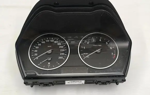 Speedometer (instrument cluster)