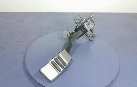 Accelerator throttle pedal