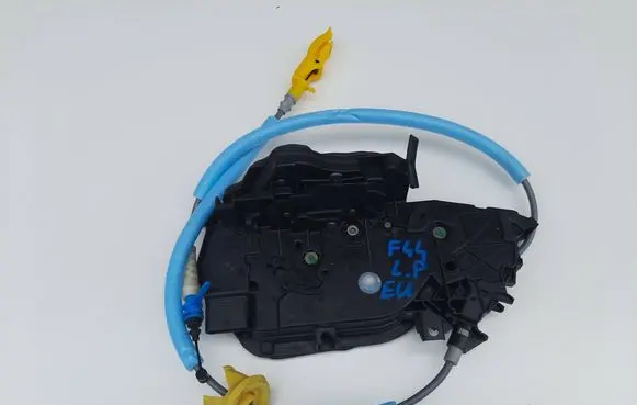 BMW 2 F44 Front door lock 7956135