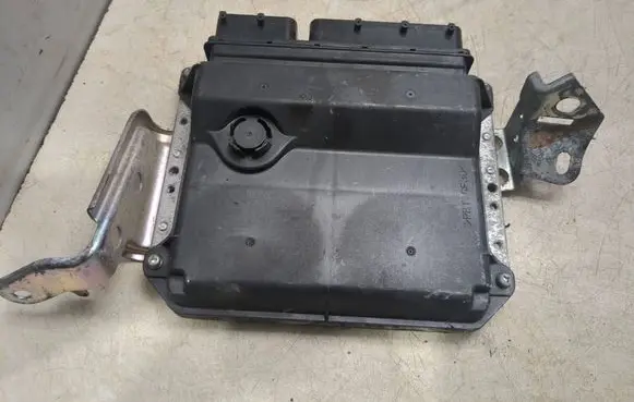 Toyota Auris E180 Engine control unit/module 896610Z250 MB2754001721