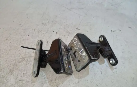 Mercedes-Benz CLS C219 Tailgate/trunk/boot hinge