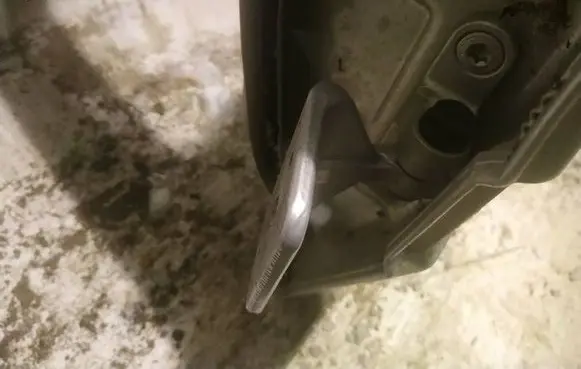 Mercedes-Benz E W211 Rear door lower hinge 