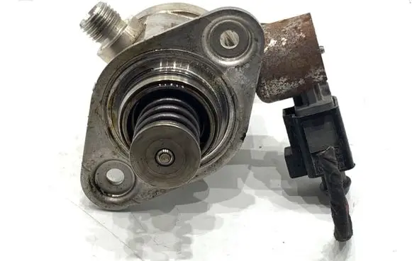 Skoda Octavia Mk3 (5E) Fuel injection high pressure pump 04E127025B