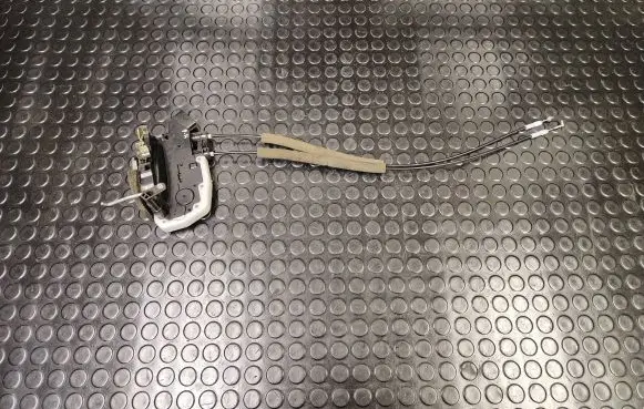 Nissan Leaf I (ZE0) Front door lock S9311460 A4jrbxj