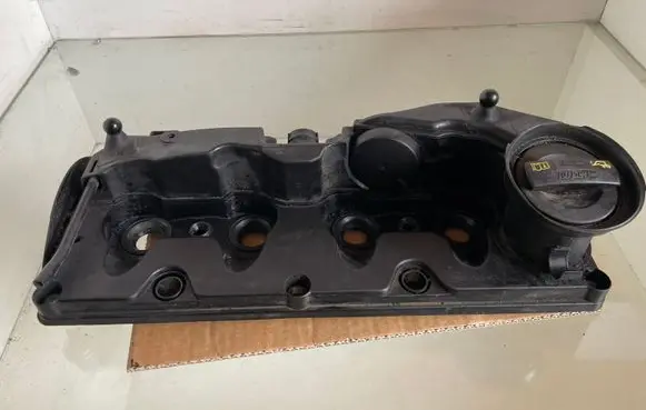 Volkswagen Touran II Rocker cam cover 03L103469