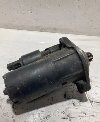 Volkswagen Golf IV Starter motor