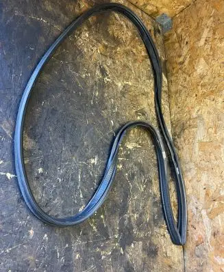 Nissan 350Z Loading door rubber seal (on body) 