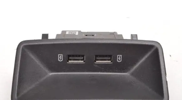 Seat Leon (5F) USB socket connector 5Q0035726L