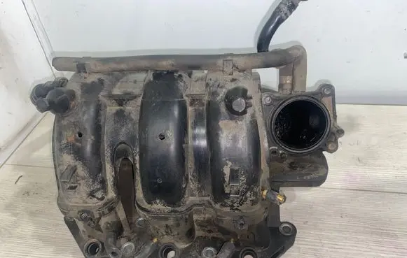 Volkswagen Polo Intake manifold 03E129711C