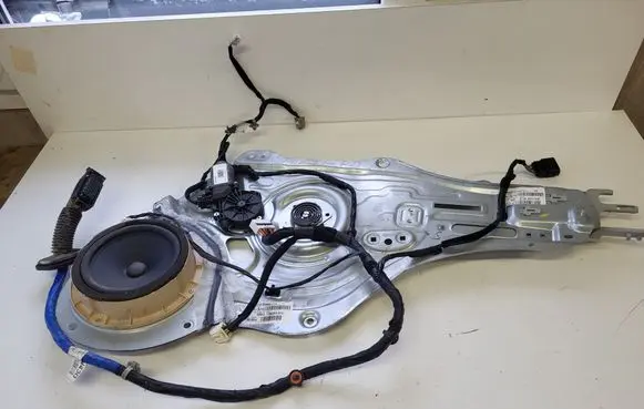 KIA Sportage Front door manual window regulator 