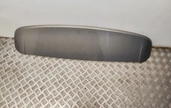 Tailgate/trunk spoiler
