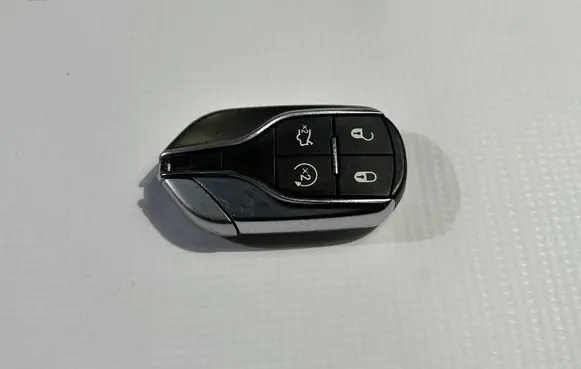 Maserati Ghibli Ignition key/card 396581267
