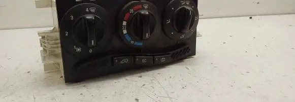 Mercedes-Benz A W168 Climate control unit 1688300485 K114098