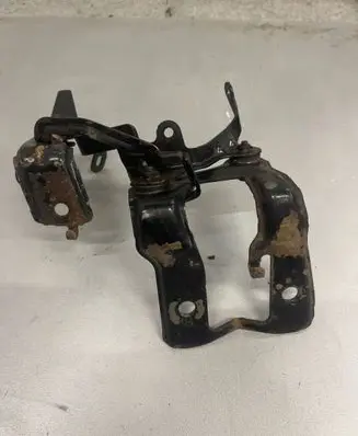 Renault Master III Power steering pump mounting bracket A0035475