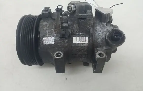 Toyota Auris 150 Air conditioning (A/C) compressor (pump) 8831002370