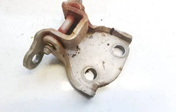 Honda CR-V Front door upper hinge