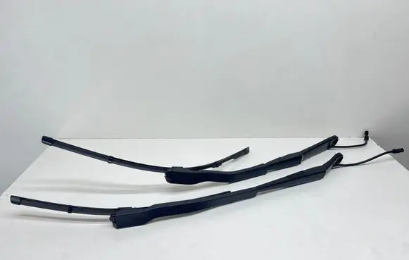 BMW M4 G82 G83 Front wiper blade arm 9448921 9448916