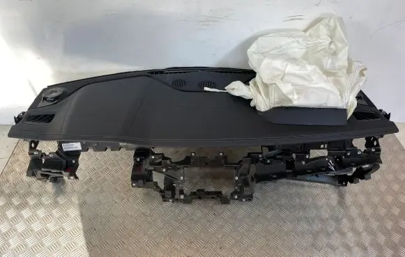 Jeep Grand Cherokee WL Dashboard
