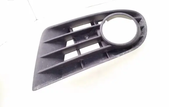 Volkswagen Golf Plus Front bumper lower grill 5M0853666B