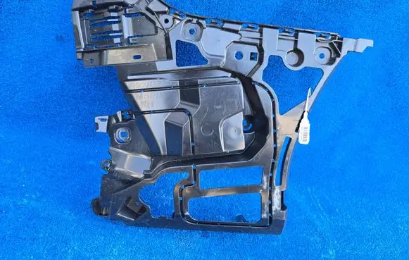 BMW 4 G22 G23 G24 G26 Rear bumper mounting bracket 8075844