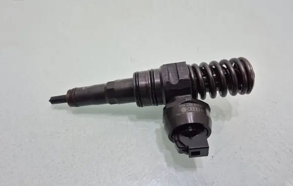 Seat Ibiza IV (6J,6P) Fuel injector 038130073BN 0414720313