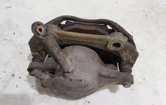 Mercedes-Benz E W211 Front brake caliper